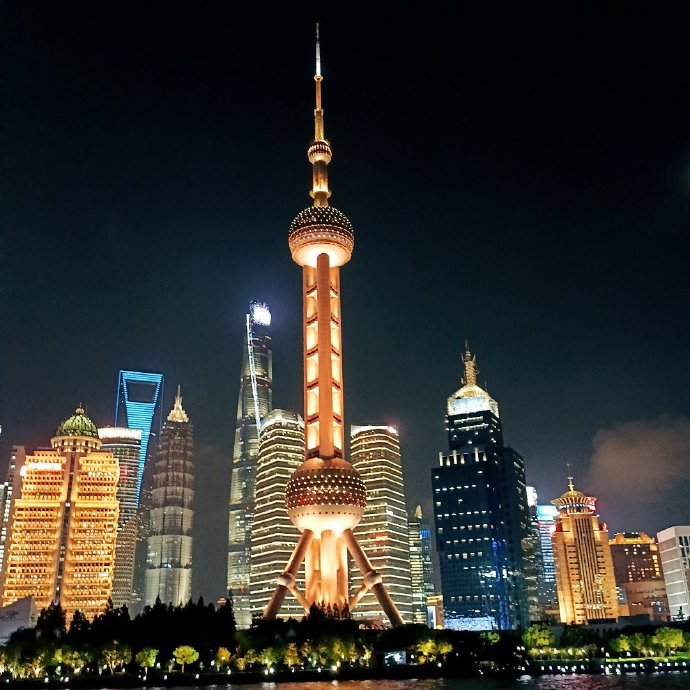 上海，国际大都市的开放与创新之光